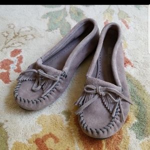 💜 Minnetonka Kilty Hardsole Moccasins 💜